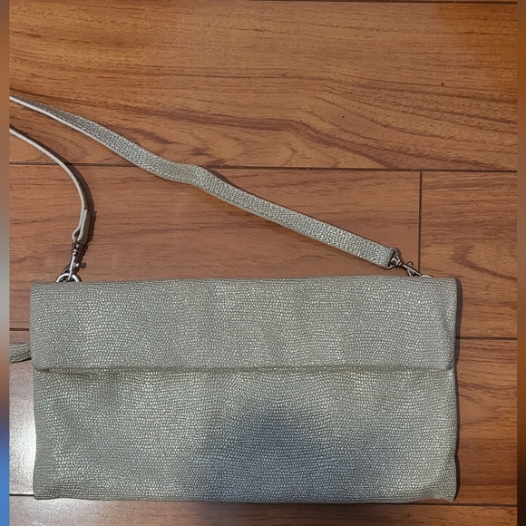 Chic 2 in 1 Gianni Chiarini Textured Metallic Bag - Picture 1 of 5